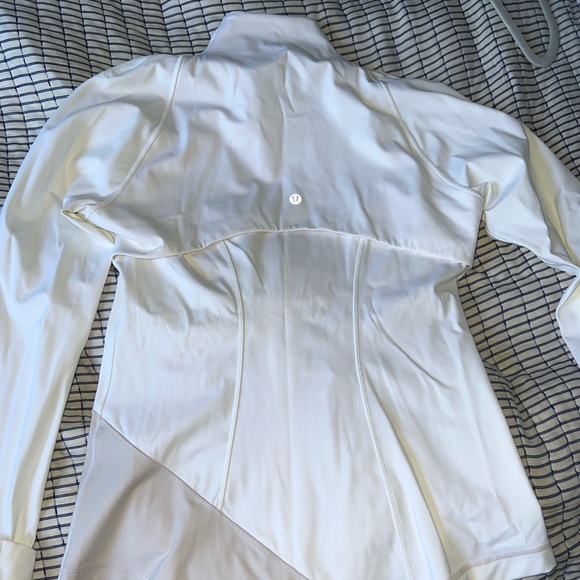 NWOT LuluLemon Define Jacket size 8 - Picture 4 of 4